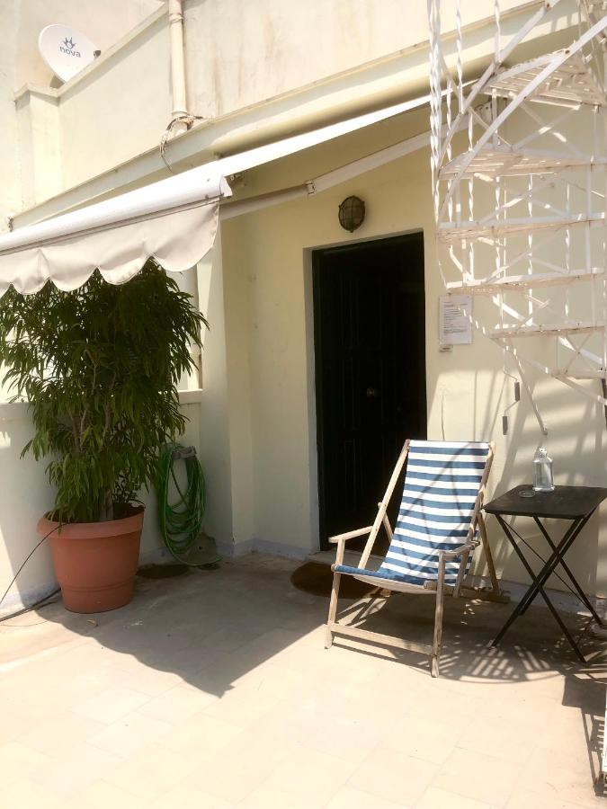 Mid Century 3 Bdr City Centre Townhouse Athens Exterior photo